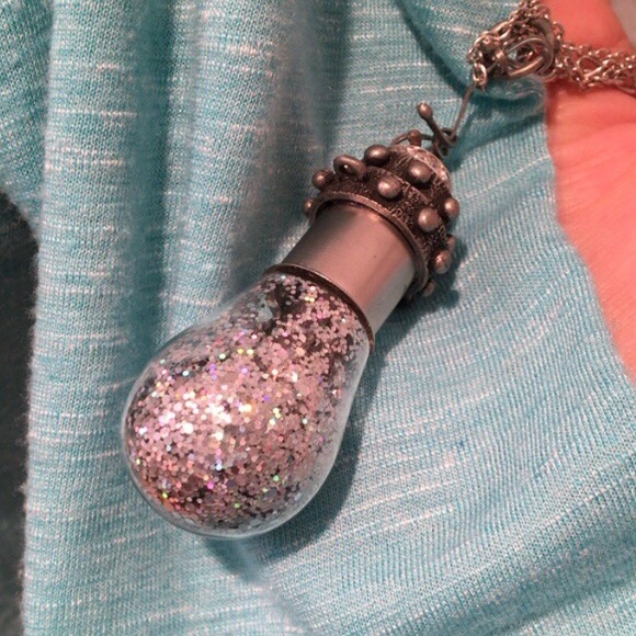 Metal & Glitter 3.5” Lightbulb Pendant & Chain - Picture 2 of 8